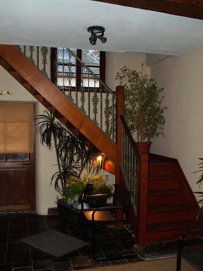 Апартаменты Le Petit Chapitre : Maison De Charme Fosses-La-Ville Экстерьер фото
